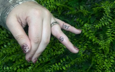 Finger Tattoos & FAQ: All You Need To Know